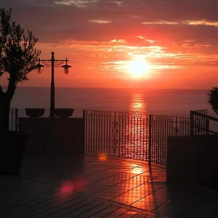 Baia Dell'est Stalettì