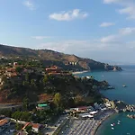 Hotel Baia Dell'est 3*