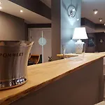 Baia Dell'est מלון 3*