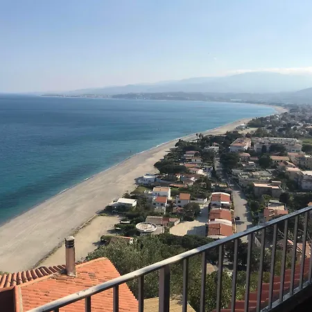 Hotel Baia Dell'est 3*