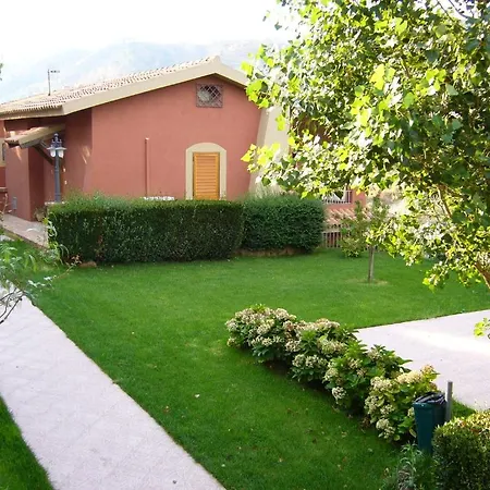 Hotel Baia Dell'est 3*