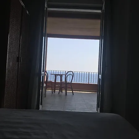 Baia Dell'est 3*