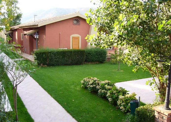 Hotel Baia Dell'est 3*